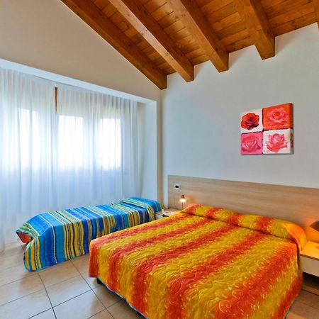 Residence Roberta Каорле Екстериор снимка