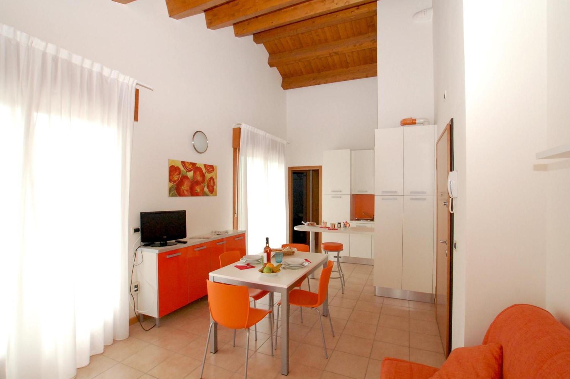 Residence Roberta Каорле Екстериор снимка