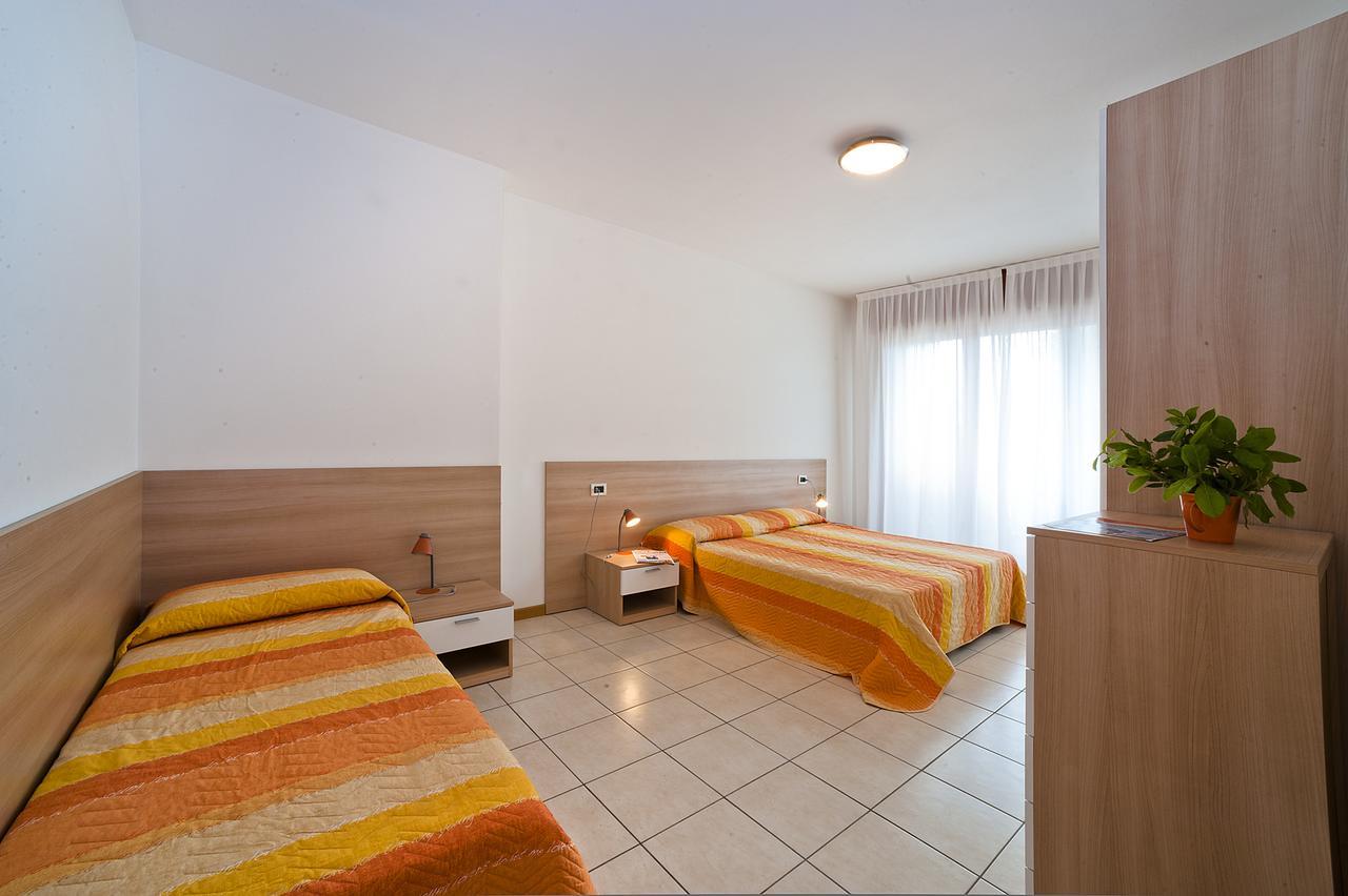 Residence Roberta Каорле Екстериор снимка